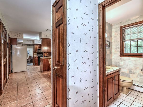 31 Country Ridge Drive, Monroe CT 06468