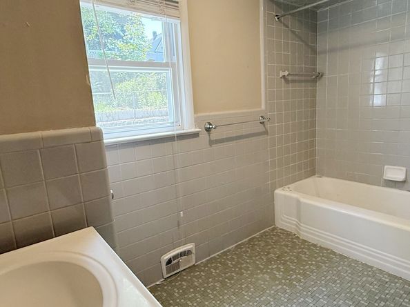 202 Goddard Avenue, Bridgeport CT 06610