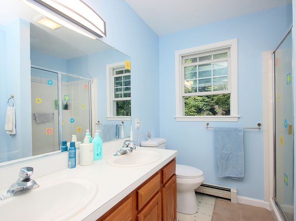 68 E Village Road, Monroe CT 06468