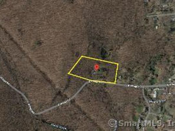68 E Village Road, Monroe CT 06468