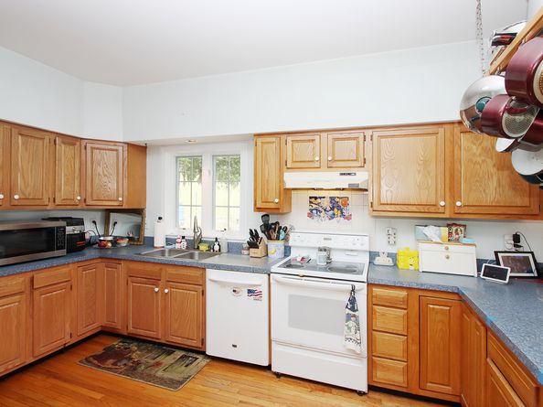 68 E Village Road, Monroe CT 06468