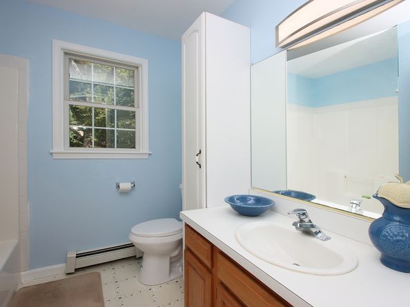 68 E Village Road, Monroe CT 06468