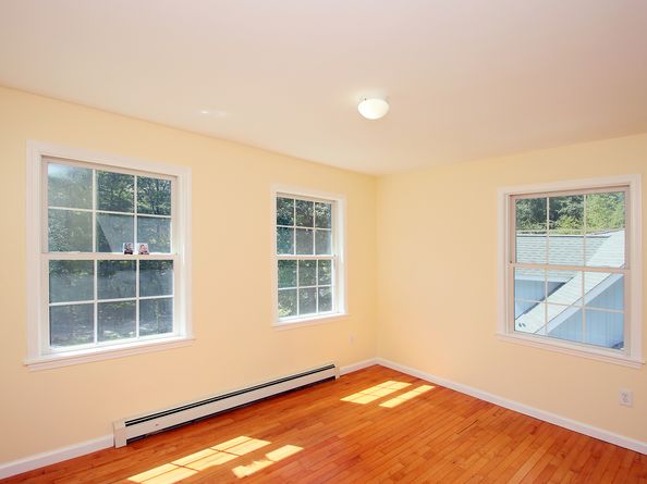 68 E Village Road, Monroe CT 06468