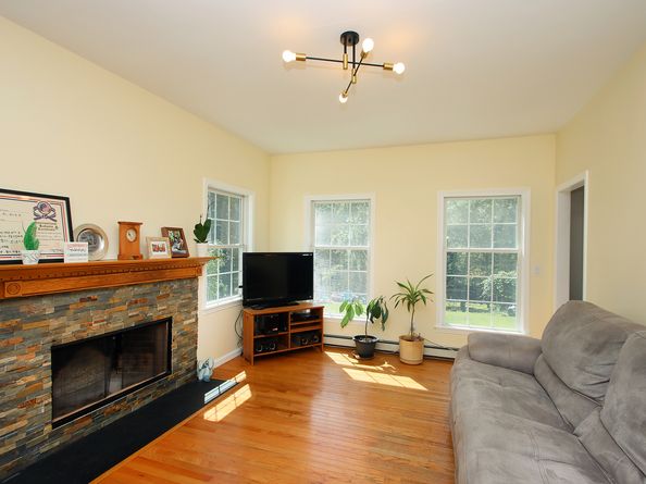 68 E Village Road, Monroe CT 06468