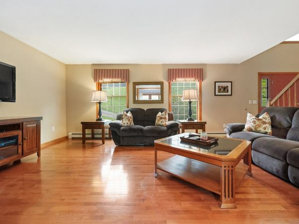 8 Austin Drive, New Fairfield CT 06812