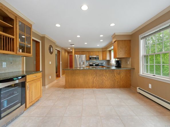 8 Austin Drive, New Fairfield CT 06812