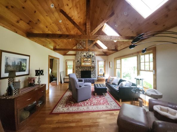 8 Caddy Road, Norwalk CT 06851