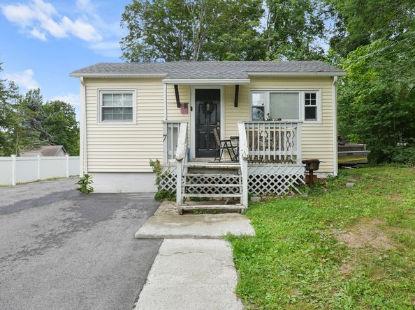 7 Candle Hill Road, New Fairfield CT 06812