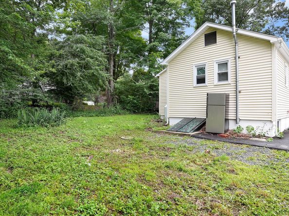 7 Candle Hill Road, New Fairfield CT 06812