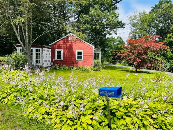 35 Saginaw Trail, Shelton CT 06484