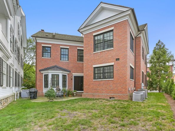 2 Elmwood Drive 2, Fairfield CT 06890