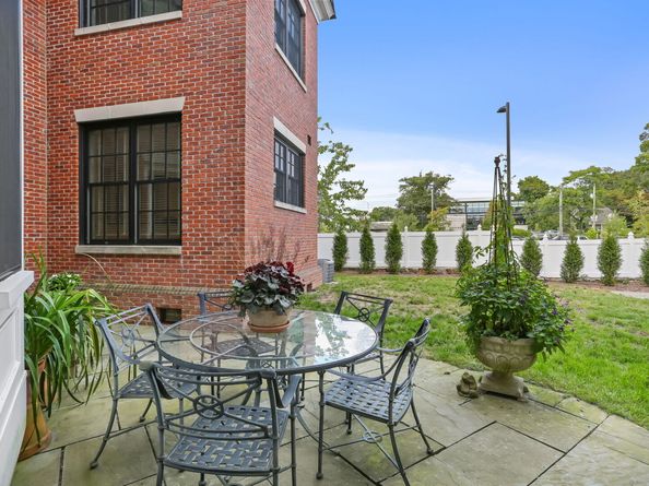 2 Elmwood Drive 2, Fairfield CT 06890