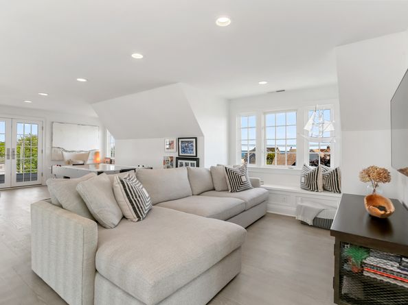 800 Rowland Road, Fairfield CT 06824