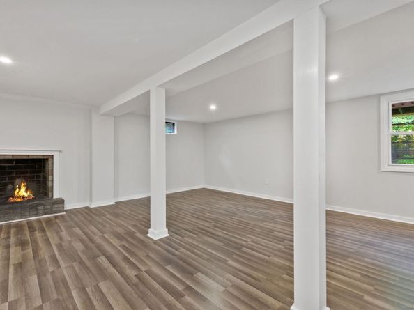 8 Lloyd Road, Norwalk CT 06850
