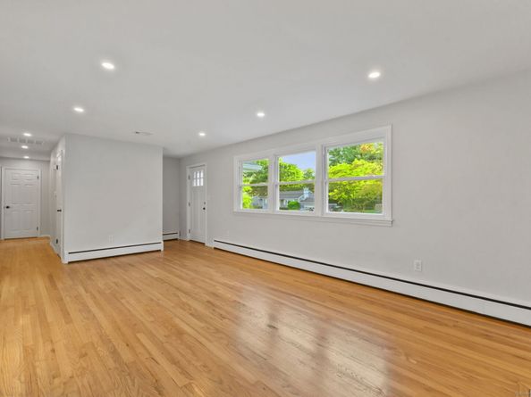 8 Lloyd Road, Norwalk CT 06850