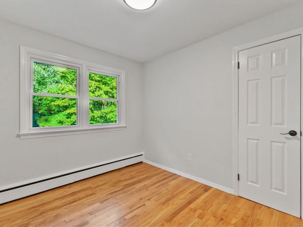 8 Lloyd Road, Norwalk CT 06850