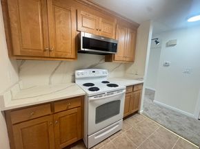 105 Tremont Avenue APT E, Bridgeport CT 06606