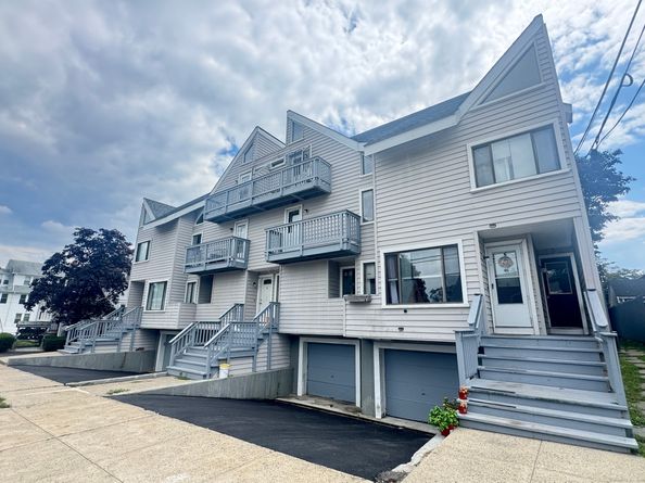 105 Tremont Avenue APT E, Bridgeport CT 06606