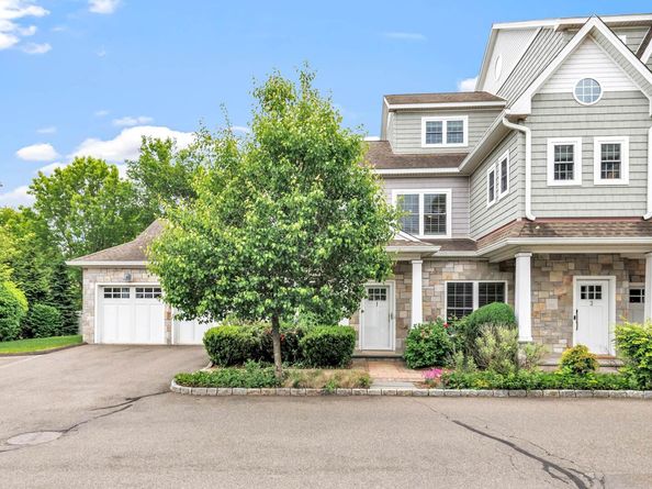 2180 Kings Highway 1, Fairfield CT 06824