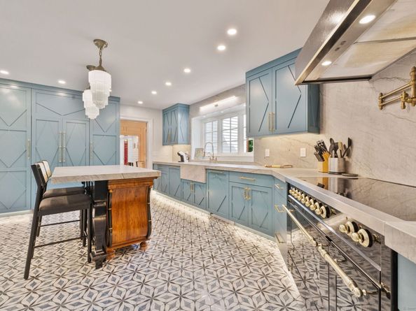 105 Clearview Lane, New Canaan CT 06840