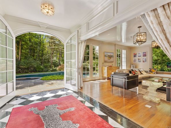 105 Clearview Lane, New Canaan CT 06840