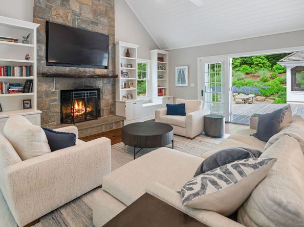 38 Fitch Lane, New Canaan CT 06840