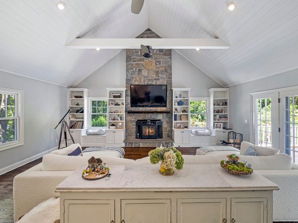 38 Fitch Lane, New Canaan CT 06840