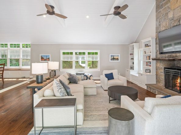 38 Fitch Lane, New Canaan CT 06840