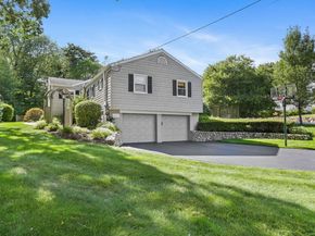109 Green Acre Lane, Fairfield CT 06824