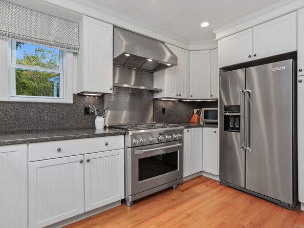 109 Green Acre Lane, Fairfield CT 06824