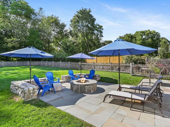 109 Green Acre Lane, Fairfield CT 06824