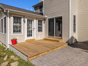 10 Mayflower Lane, Shelton CT 06484
