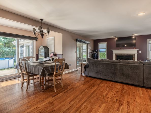 10 Mayflower Lane, Shelton CT 06484