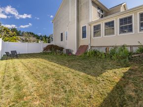 10 Mayflower Lane, Shelton CT 06484