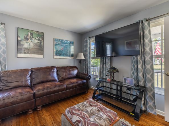 10 Mayflower Lane, Shelton CT 06484