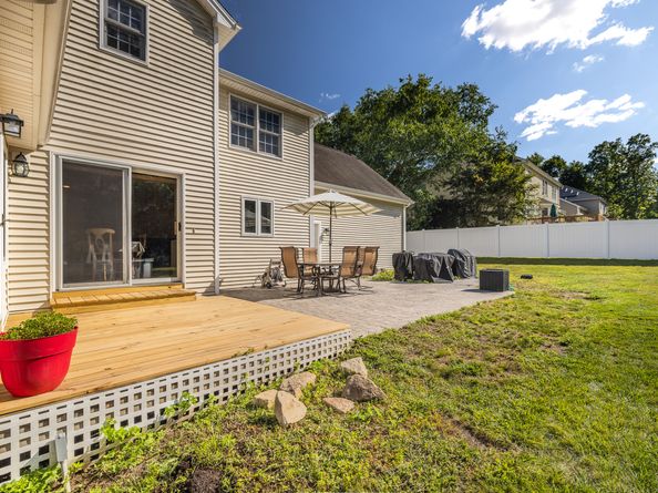 10 Mayflower Lane, Shelton CT 06484
