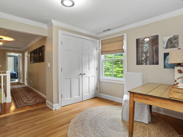 52 Putnam Road, New Canaan CT 06840