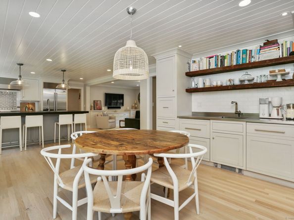 52 Putnam Road, New Canaan CT 06840