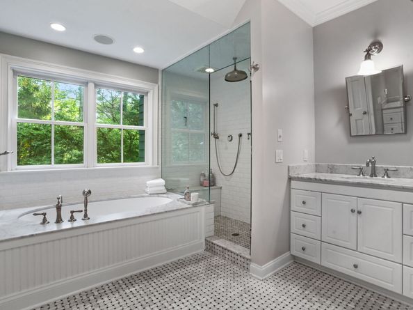 52 Putnam Road, New Canaan CT 06840