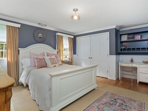 52 Putnam Road, New Canaan CT 06840