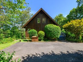 3 Spring Wood Lane, New Fairfield CT 06812
