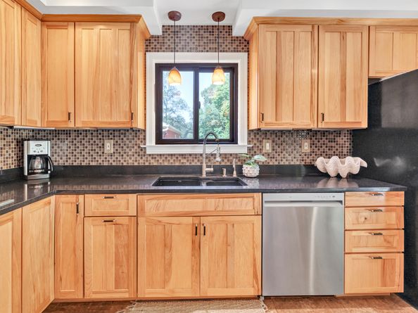 138 Pinewood Trail, Trumbull CT 06611