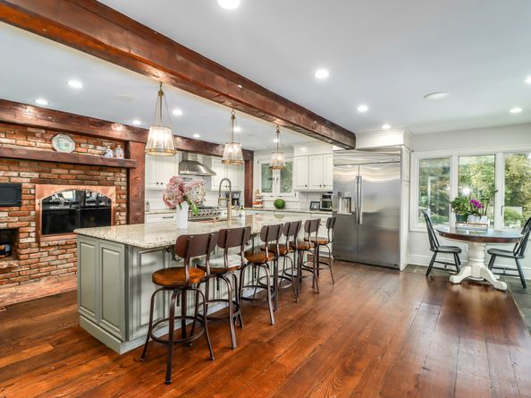 70 Obtuse Hill Road, Brookfield CT 06804