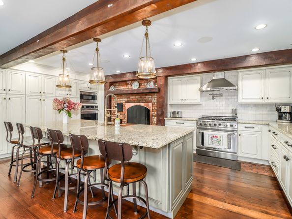 70 Obtuse Hill Road, Brookfield CT 06804