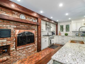 70 Obtuse Hill Road, Brookfield CT 06804