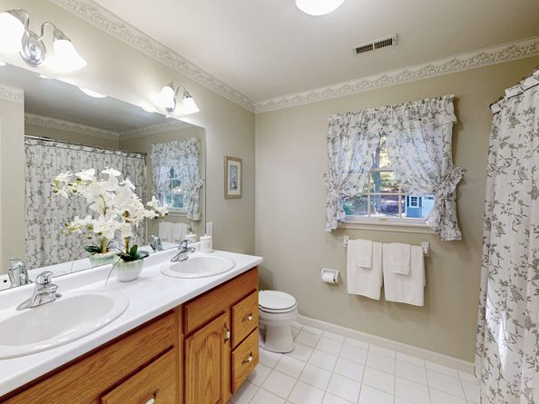 40 Great Plain Road, Danbury CT 06811