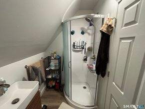 8 Jetland Place, Bridgeport CT 06605