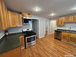 8 Jetland Place, Bridgeport CT 06605