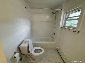 8 Jetland Place, Bridgeport CT 06605