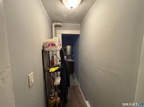 8 Jetland Place, Bridgeport CT 06605